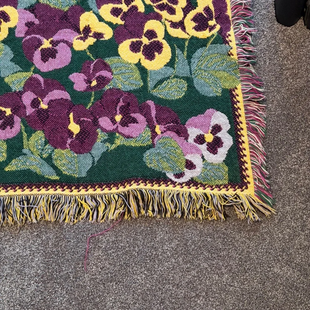 Vintage Style Pansy Floral Woven Tapestry Throw Blanket Green Purple 66x45